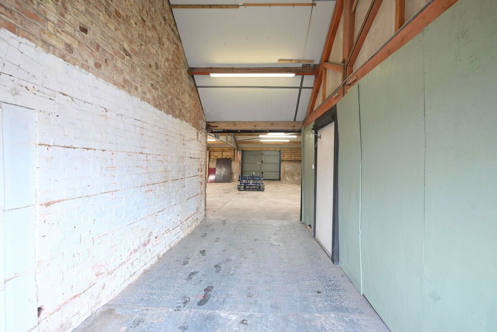 Property photo 2 of 4