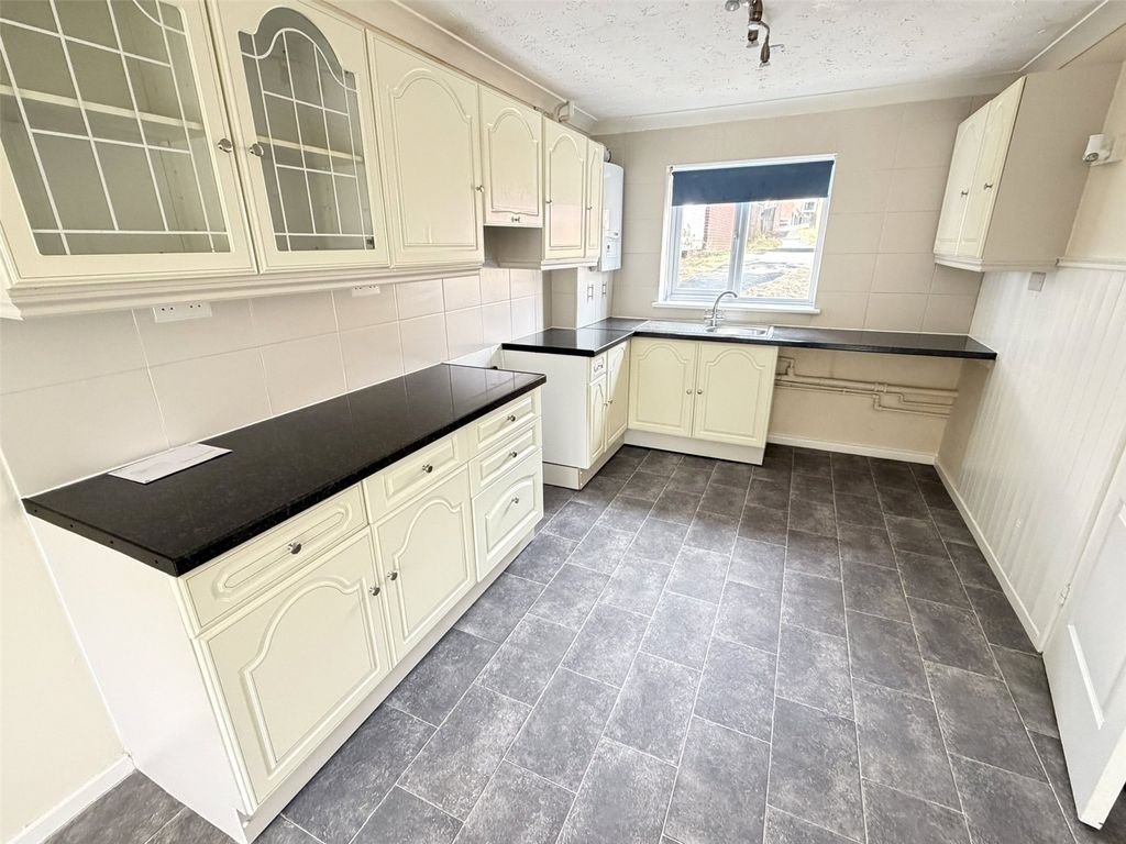 Property photo 2 of 17 Picture No. 21