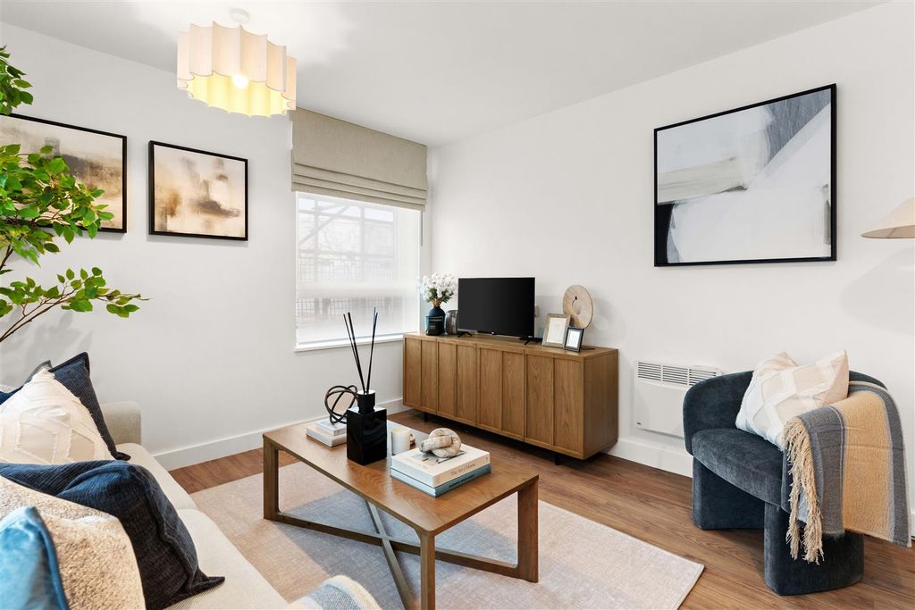 Property photo 2 of 21 2