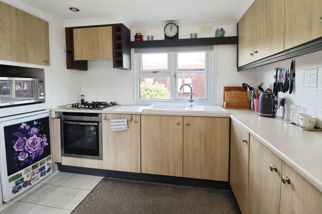 Property photo 3 of 19 Bf86Fd76-0-4A29-8694-2D478154F1B4-2231-000000922F8