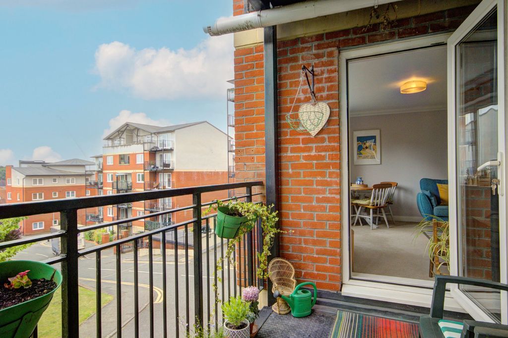 Property photo 1 of 14 Balcony (2)(A)