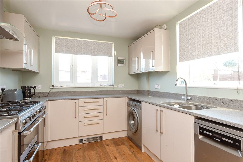 Property photo 3 of 15 Kitchen