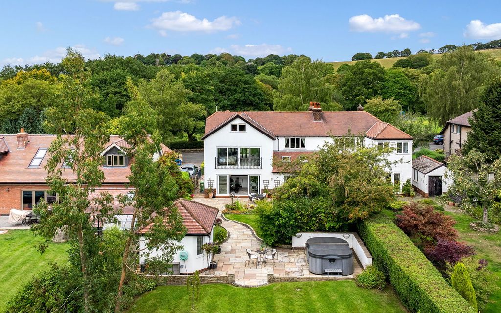 Property photo 1 of 34