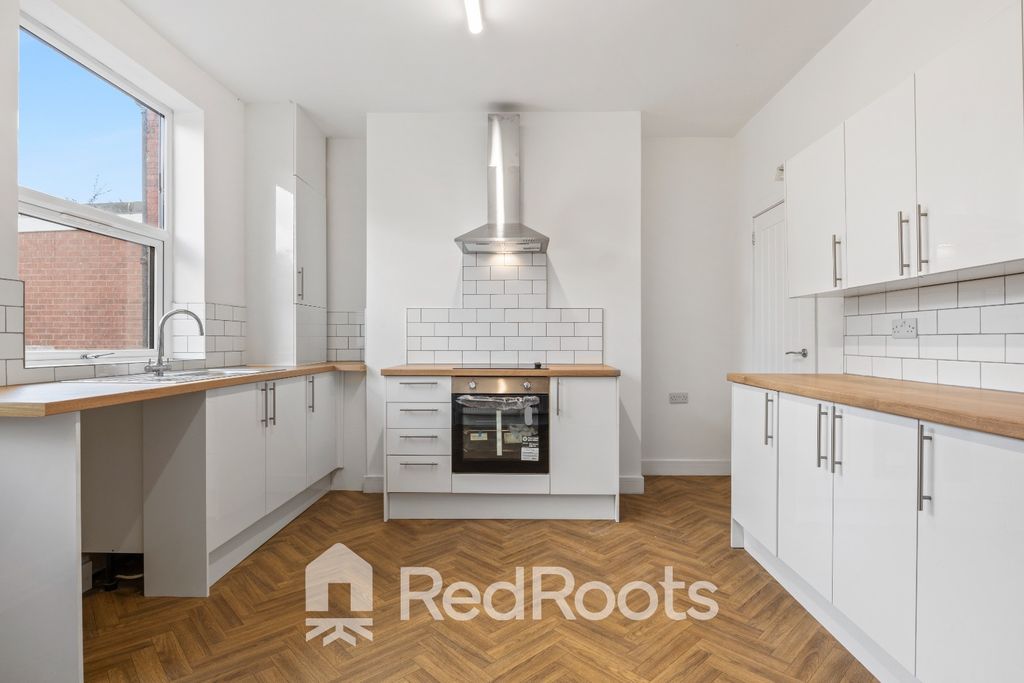 Property photo 2 of 14 4530053
