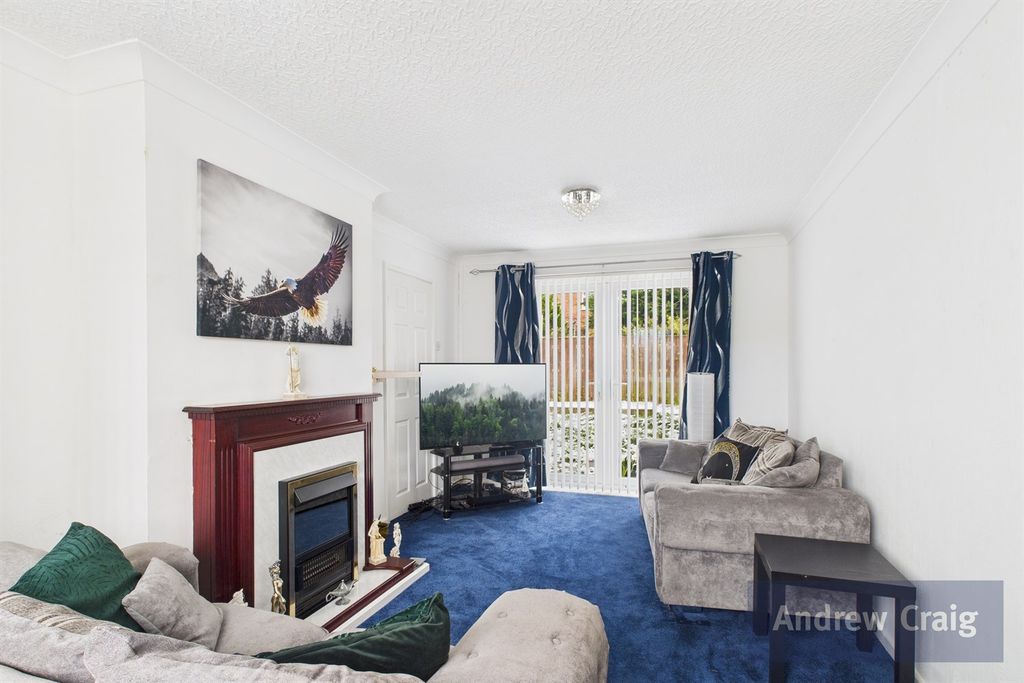 Property photo 2 of 14 Lounge