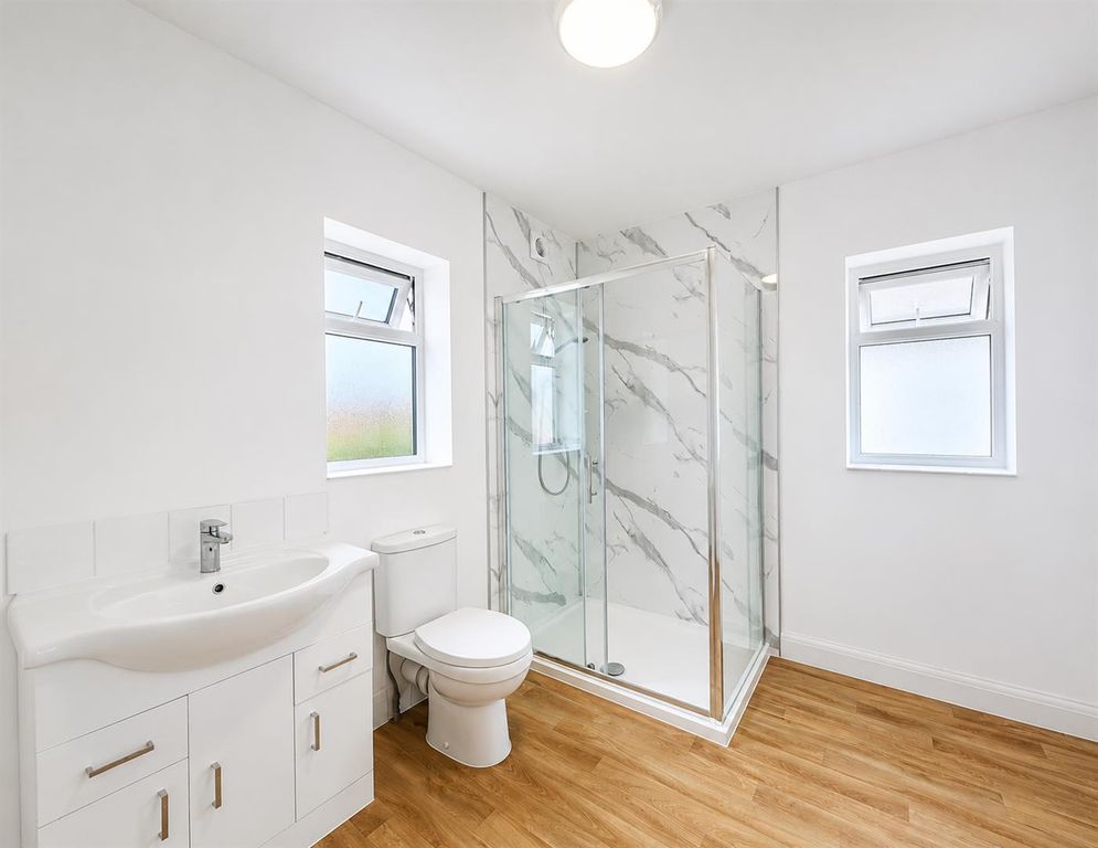 Property photo 3 of 8 Bathroom.Png
