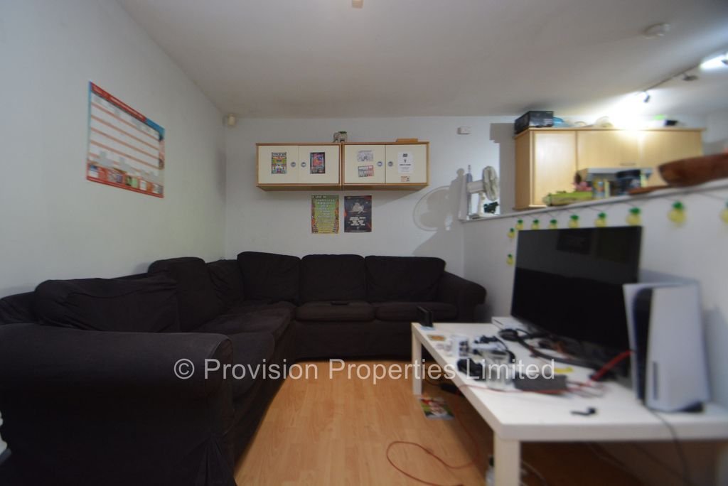 Property photo 1 of 8 Photo