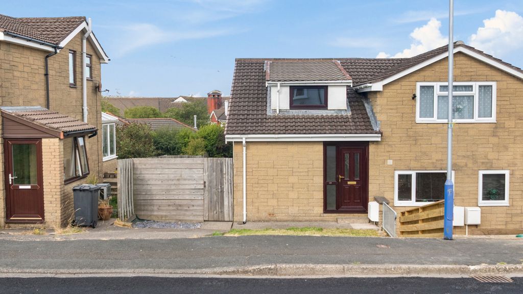 Property photo 3 of 18