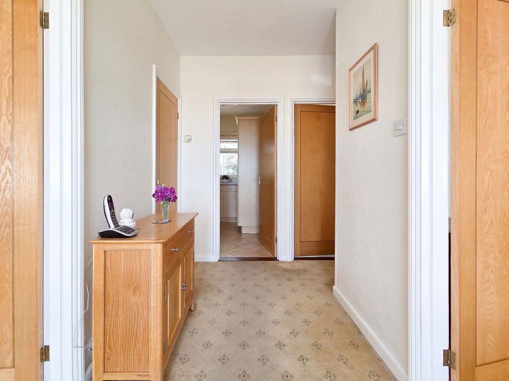 Property photo 2 of 25