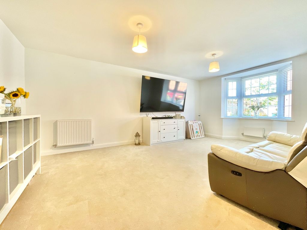 Property photo 3 of 31