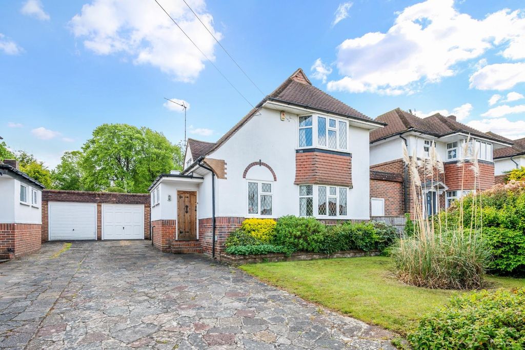 Property photo 1 of 15 Great Tattenhams
