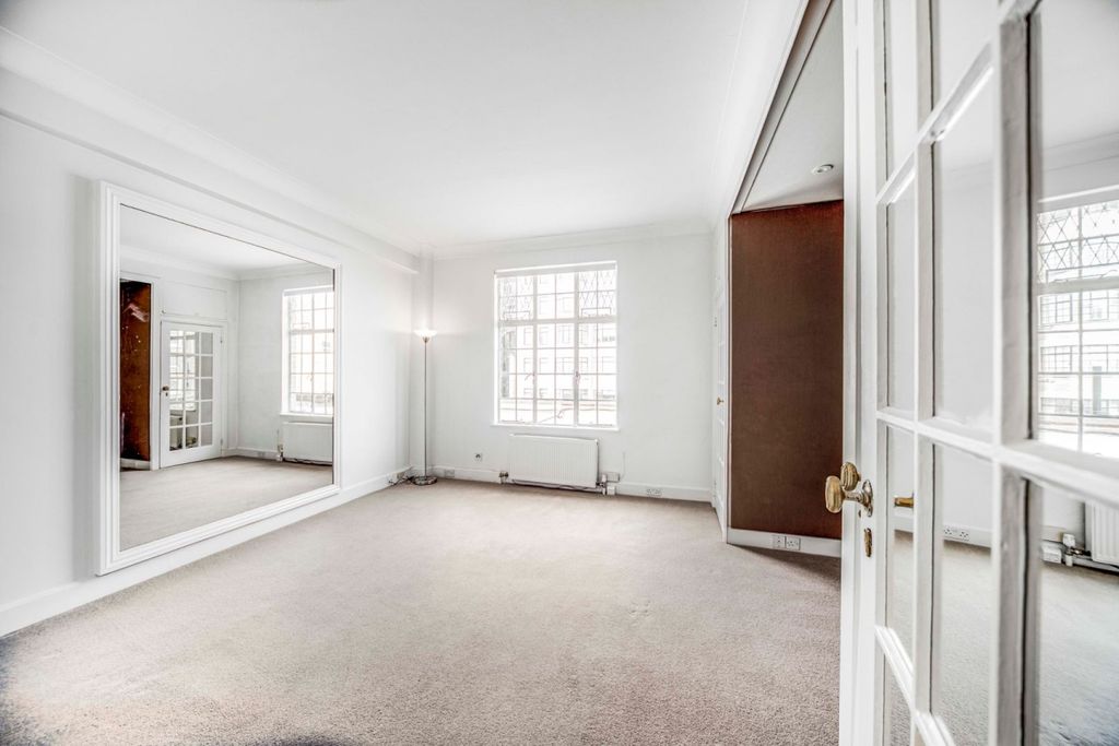 Property photo 2 of 5 Flat 61, 105 Hall...