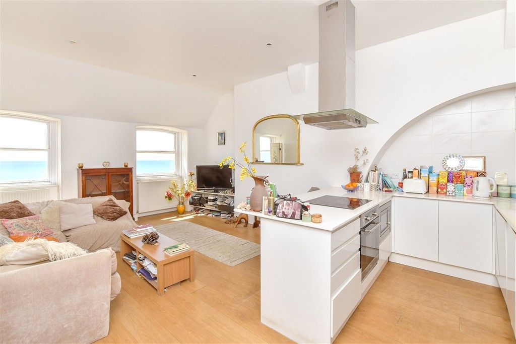 Property photo 2 of 11 Lounge/ Kitchen