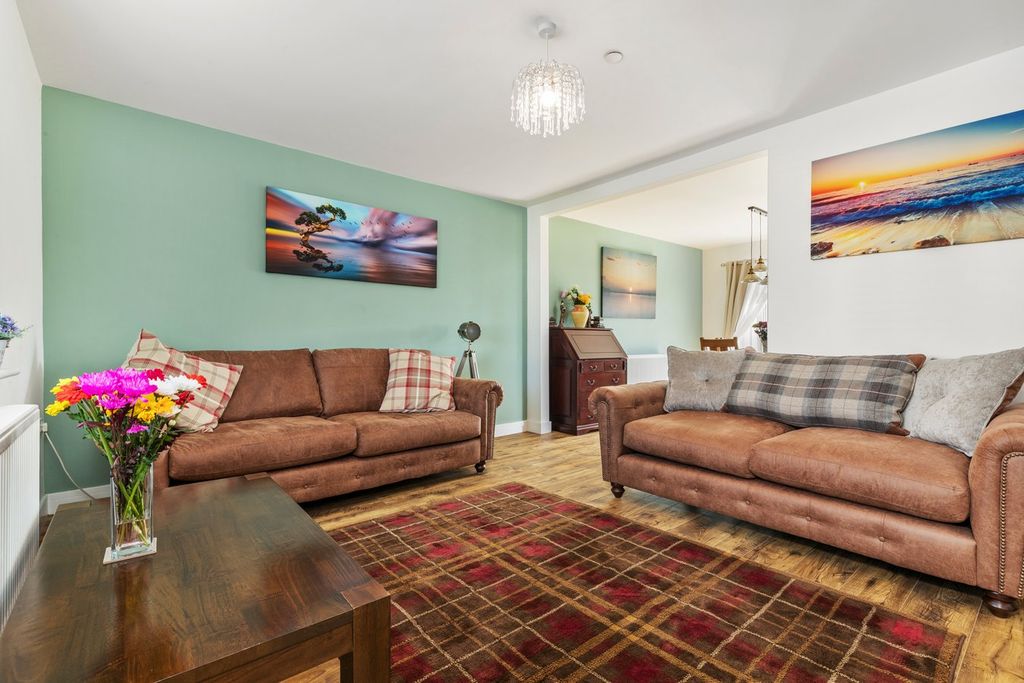 Property photo 2 of 29