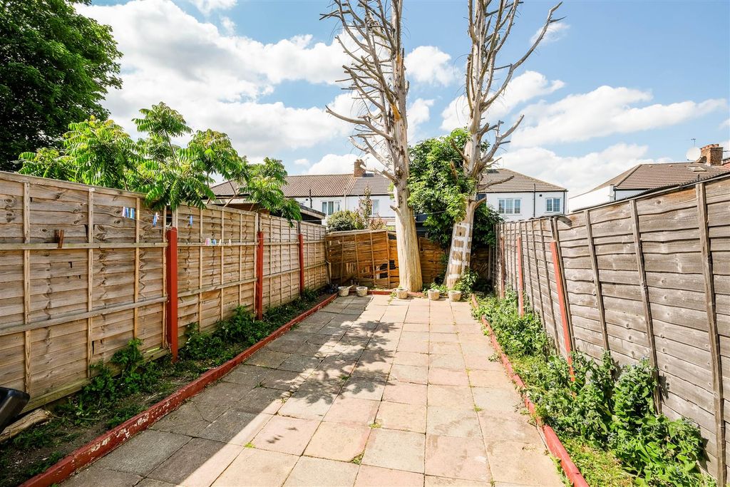 Property photo 2 of 19