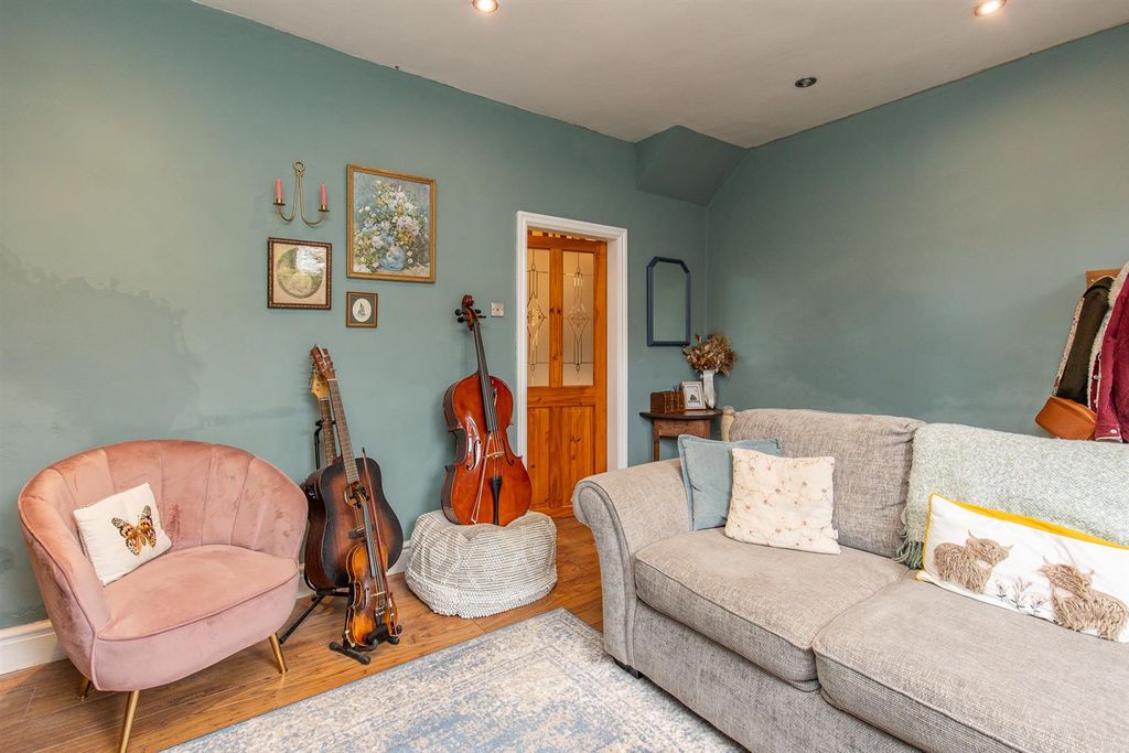 Property photo 3 of 14 Living Room