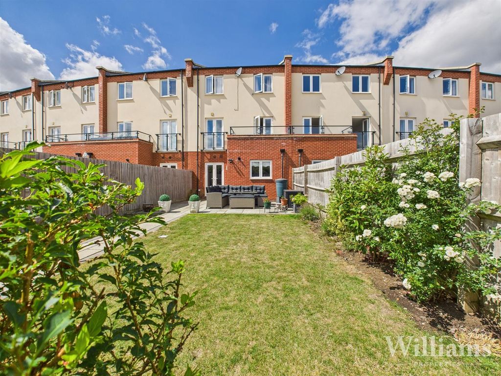 Property photo 1 of 27 Cam02861G0-Pr0460-Still015.Jpg