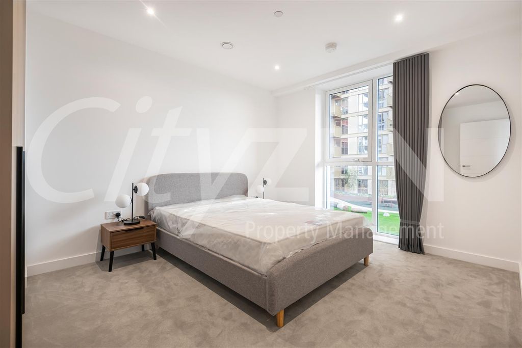 Property photo 2 of 34 Bedroom (Photo Of Actual Flat)