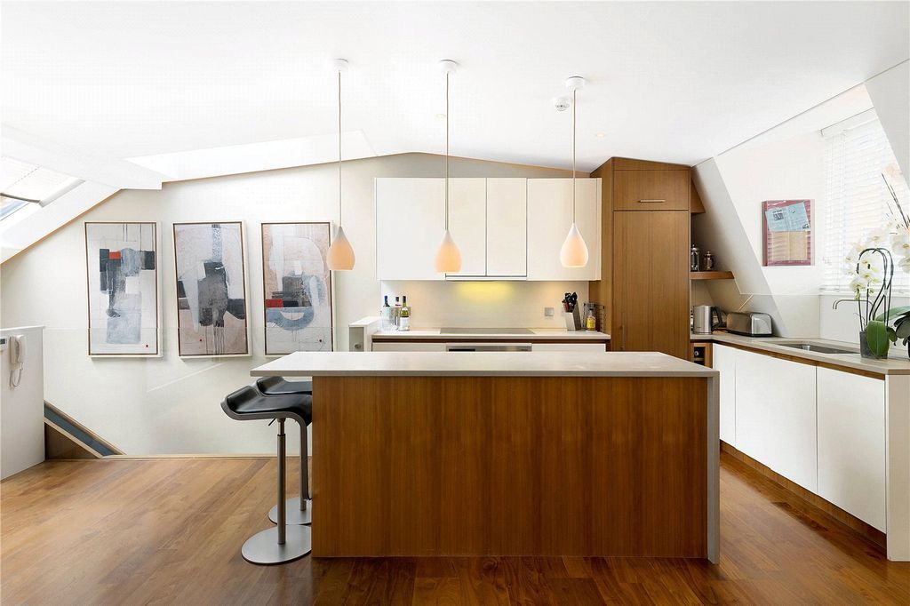 Property photo 2 of 15 Kitchen