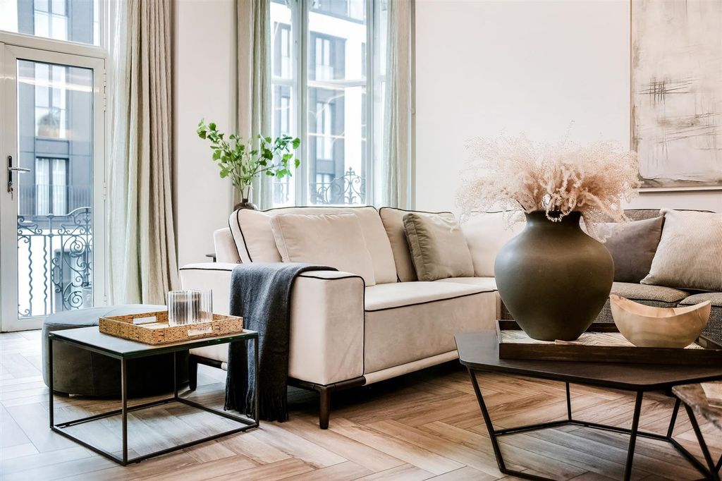 Property photo 3 of 43 Knightsbridge Luxury  Flat 30, Wellington Court (41).Jpg