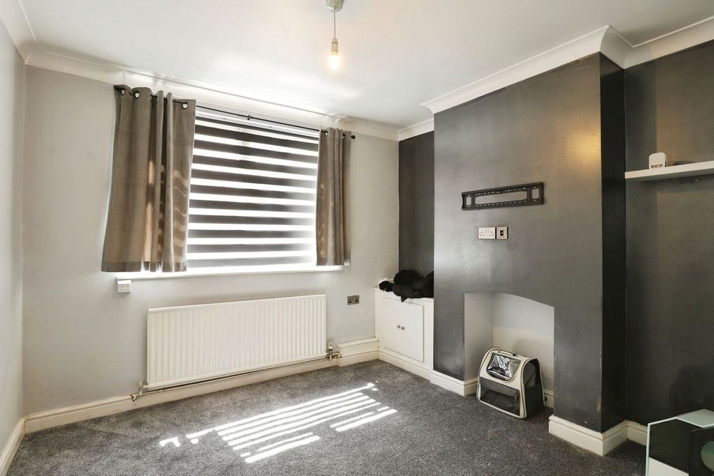 Property photo 2 of 14