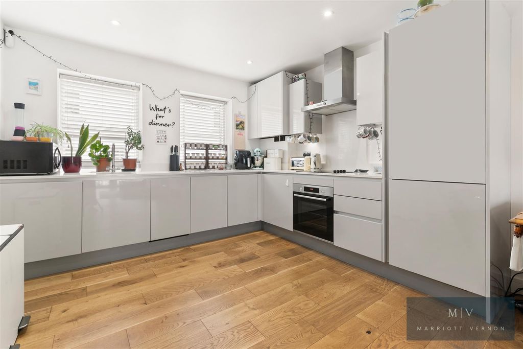 Property photo 2 of 17 Stag Court 2 N MV-8.Jpg