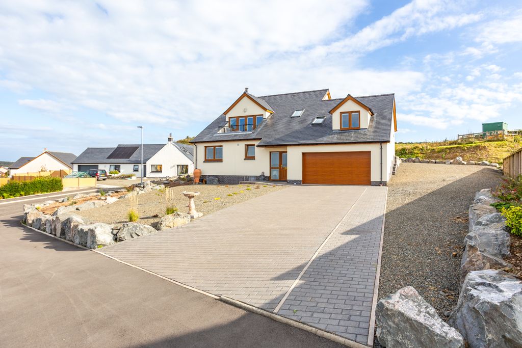 Property photo 2 of 51 Front View