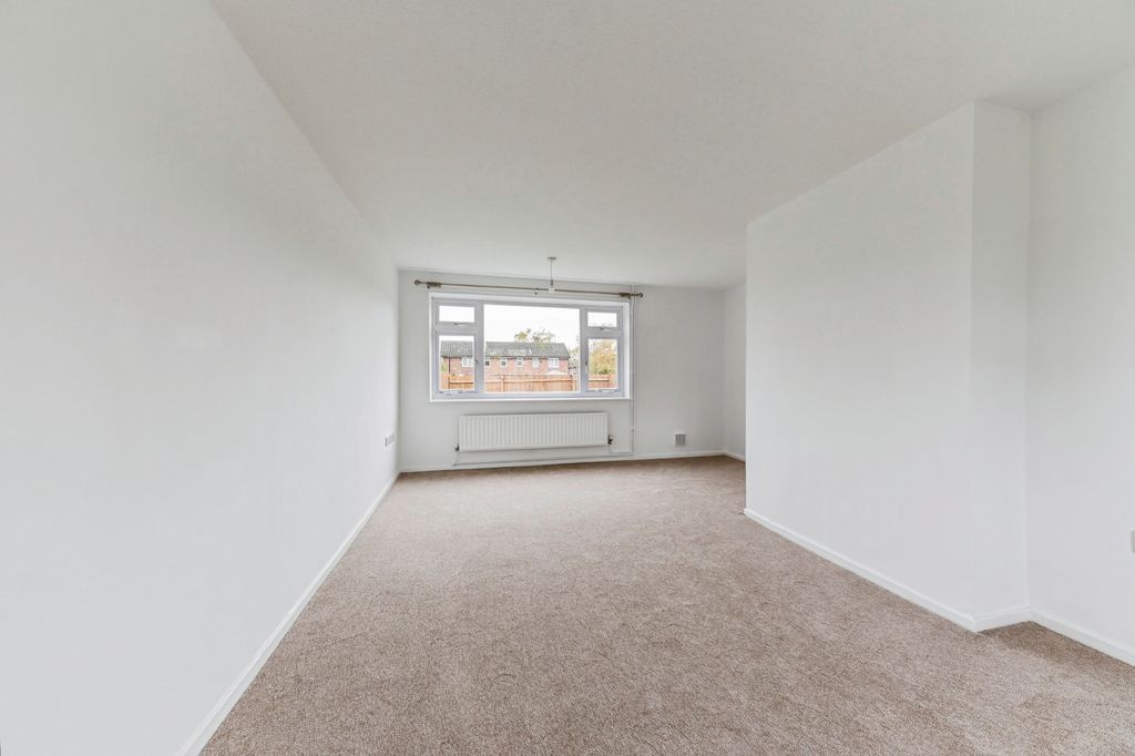 Property photo 3 of 16 Front