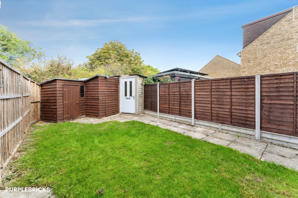 Property photo 2 of 27