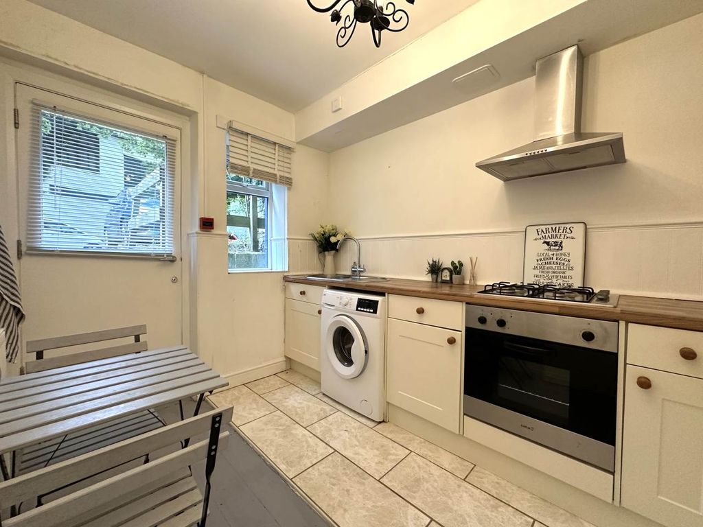 Property photo 1 of 7 Img_2449