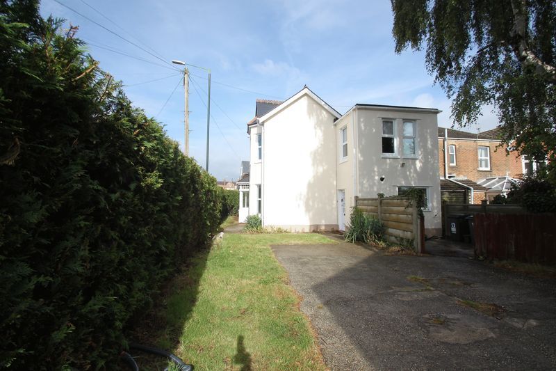 Property photo 3 of 6 Photo 6