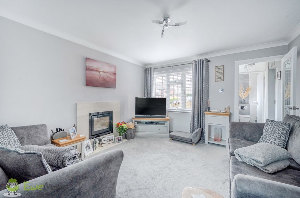 Property photo 3 of 20 Living Dining Room