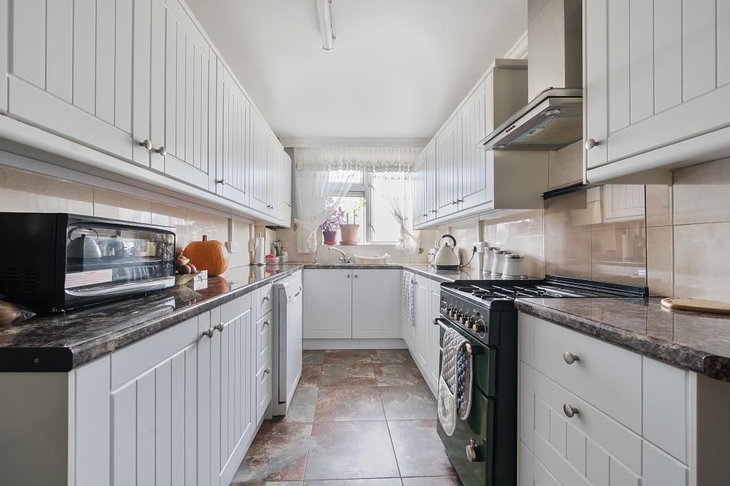 Property photo 3 of 15 Kitchen