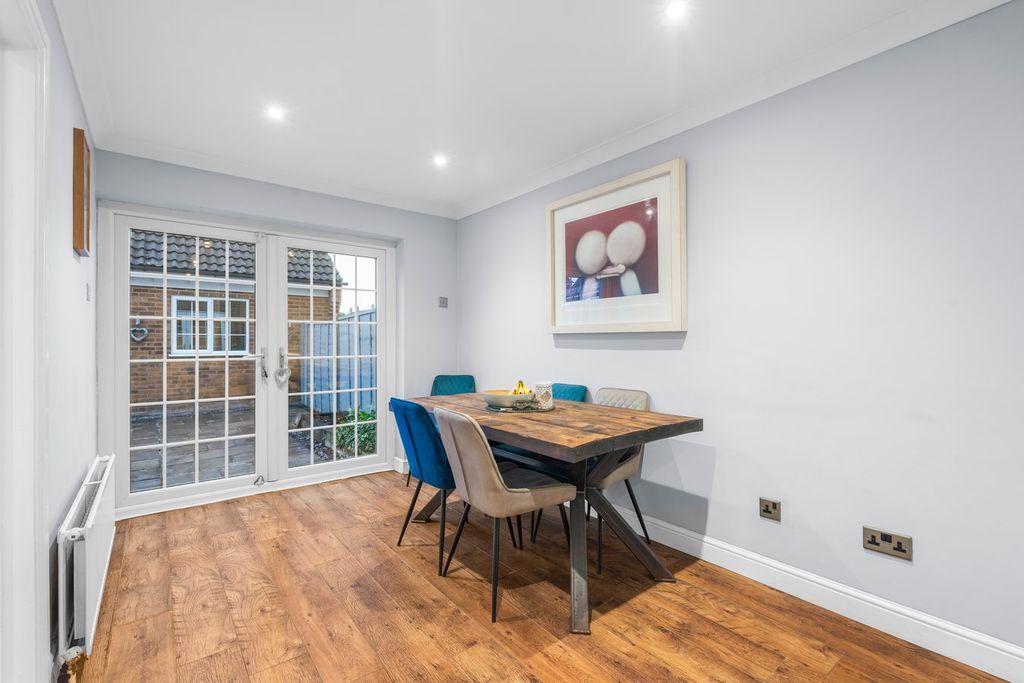 Property photo 3 of 16