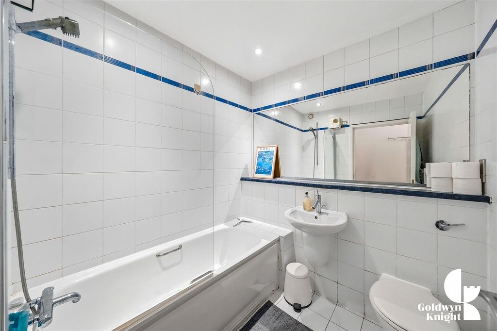 Property photo 3 of 26 Photos-4.Jpg