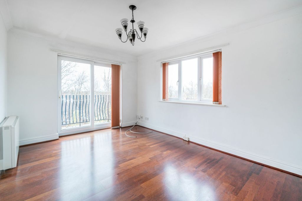 Property photo 2 of 6