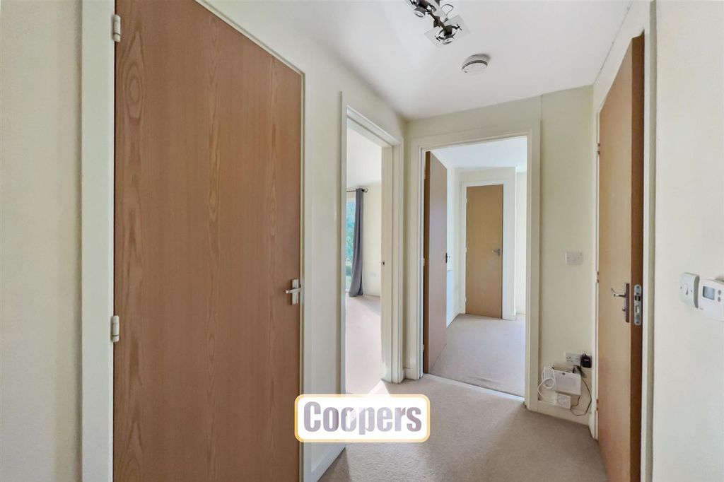 Property photo 2 of 9 E9Aeb570-4462-47B8-8Af3-9A3Fb574A439.Jpg