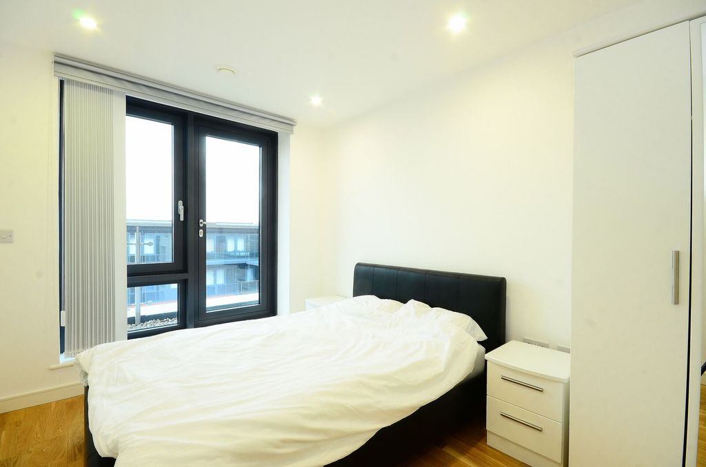 Property photo 2 of 12