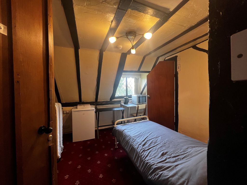 Property photo 2 of 5 Studio Room