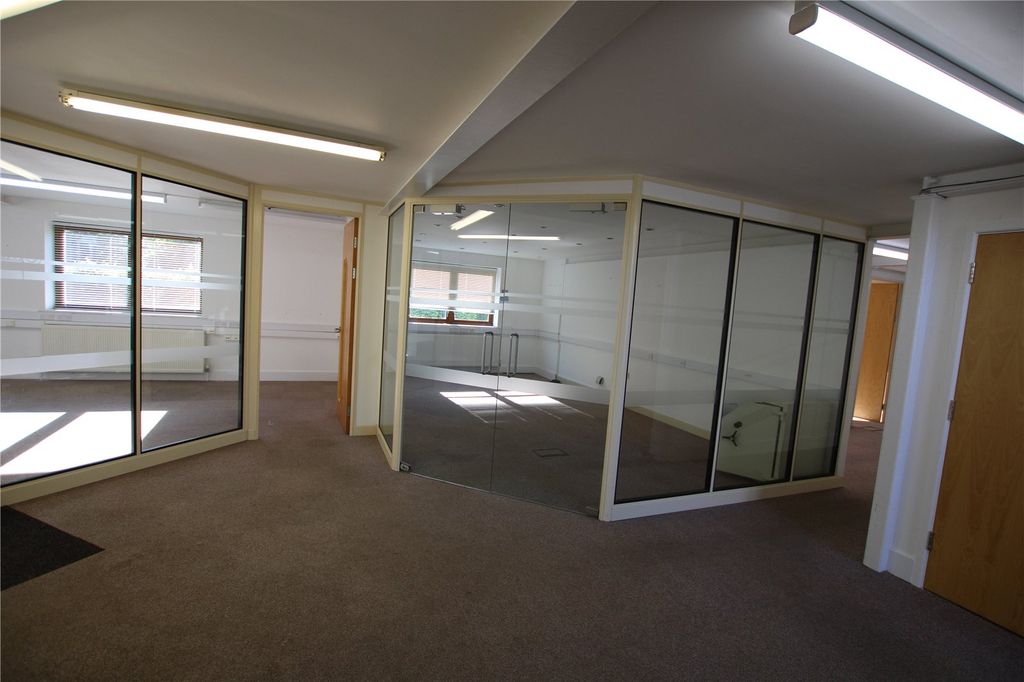 Property photo 3 of 14 Picture No. 18