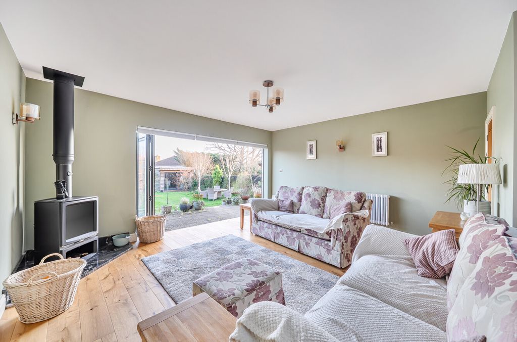 Property photo 3 of 13 1420888-28-69A882...