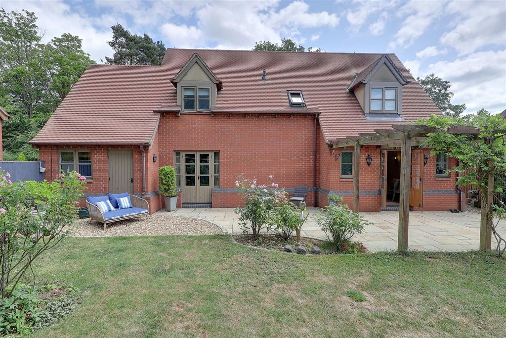 Property photo 1 of 24