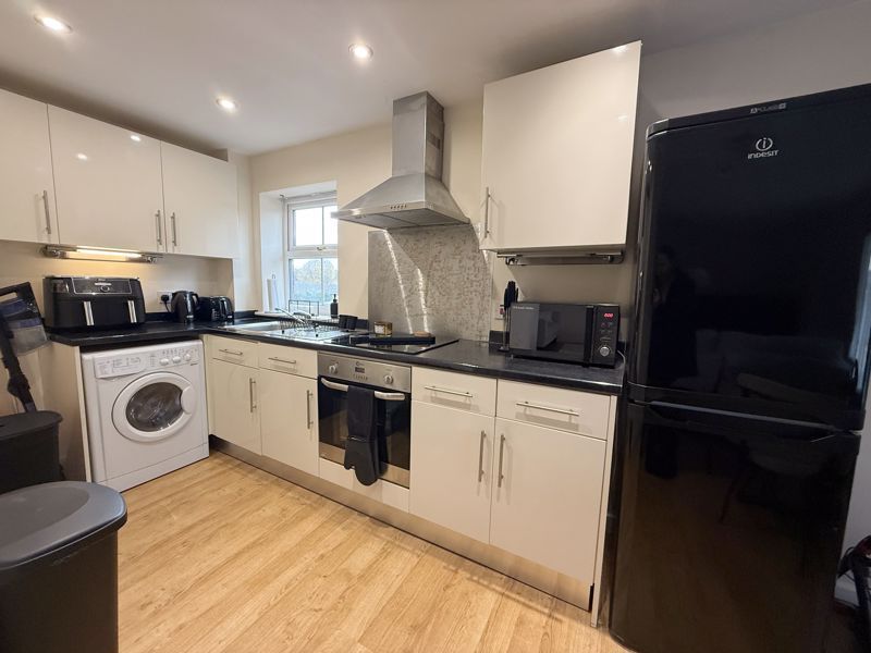 Property photo 2 of 11 Kitchen