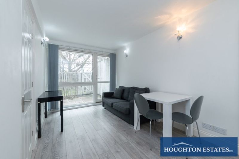 Property photo 3 of 10 Photo 5