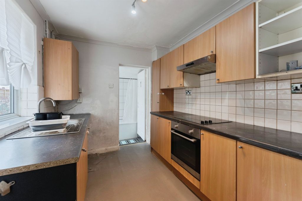 Property photo 3 of 18