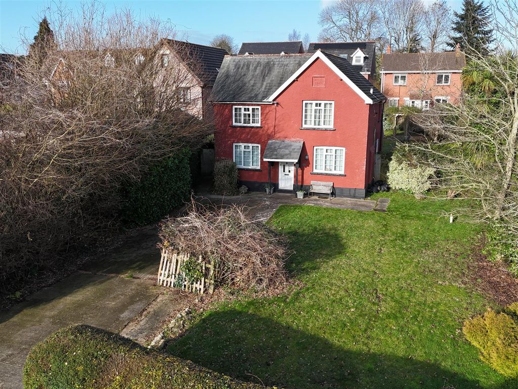 Property photo 1 of 23 Lawrence Crescent