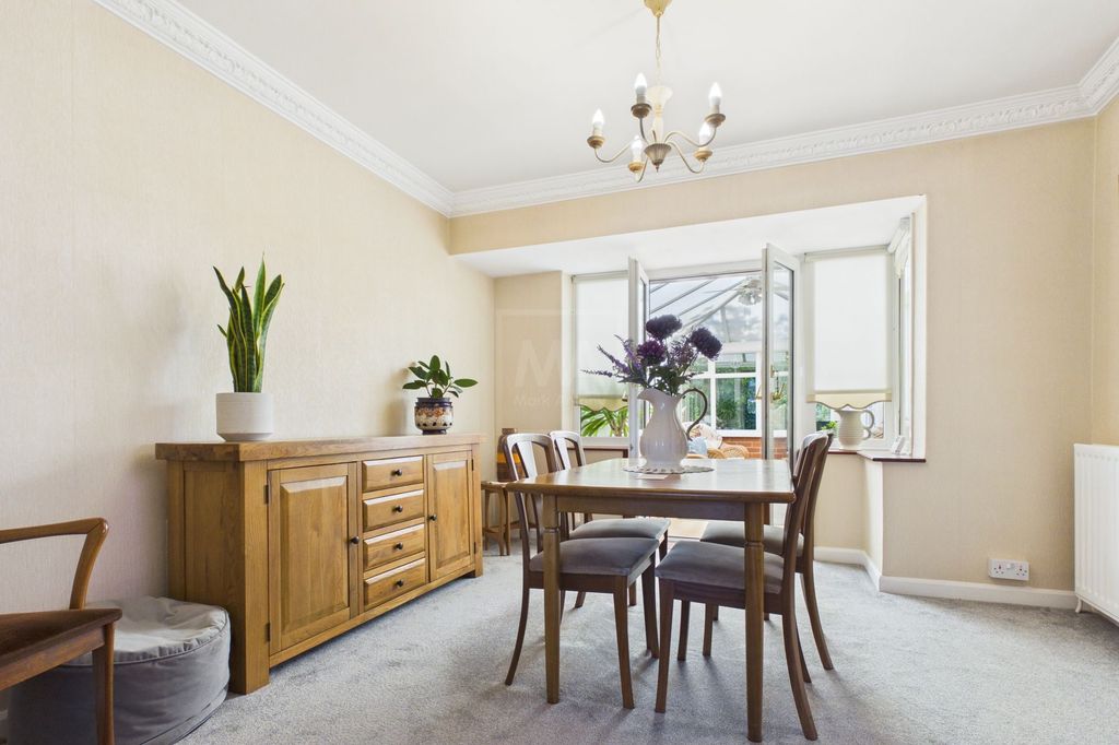 Property photo 3 of 21 Dining Room