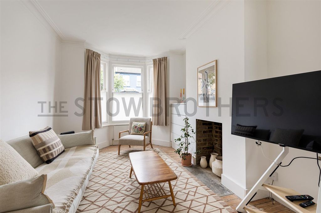 Property photo 2 of 42