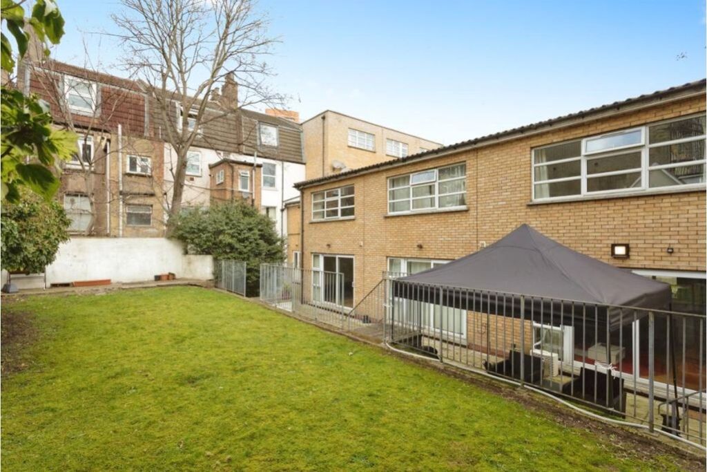 Property photo 2 of 14