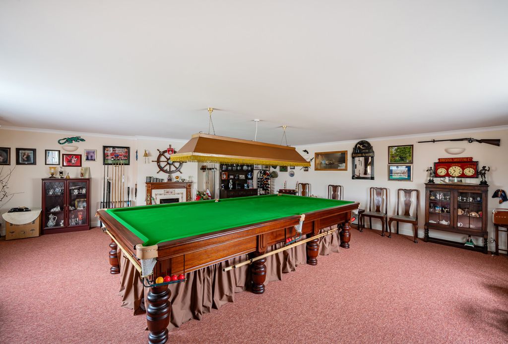 Property photo 3 of 21 1417111-8-699848B...